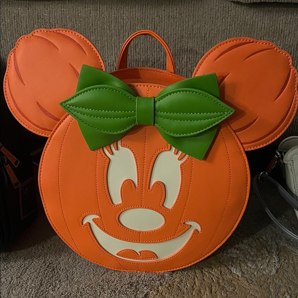 Loungefly Orange and Green Minnie Mouse bag!! NWT